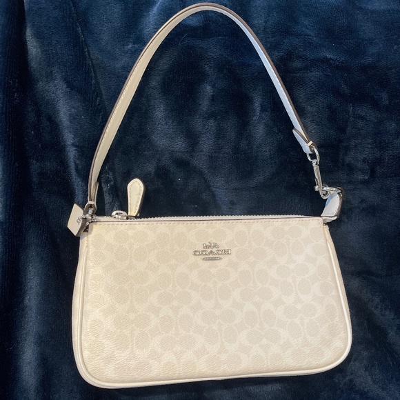 NWOT Coach Nolita 19 Signature Canvas Wristlet Glacier White Silver Hardware - Picture 2 of 12